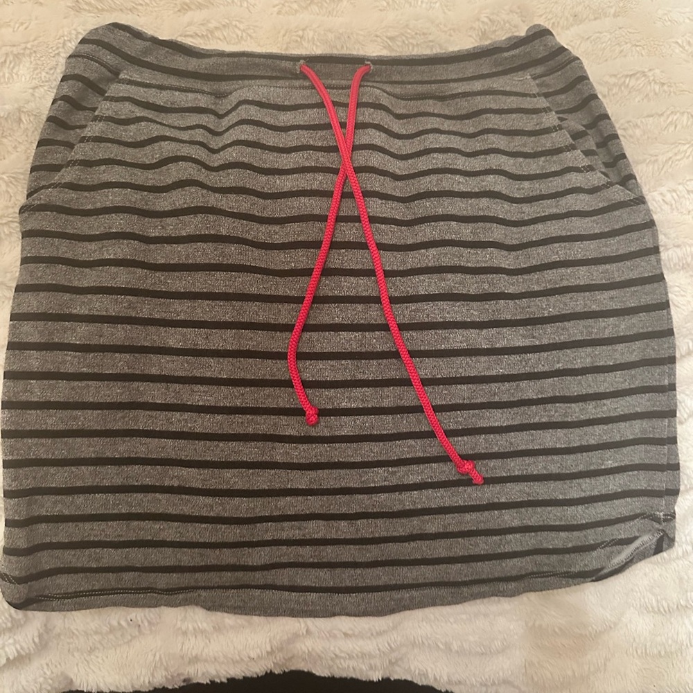 Sundry Gray Skirt